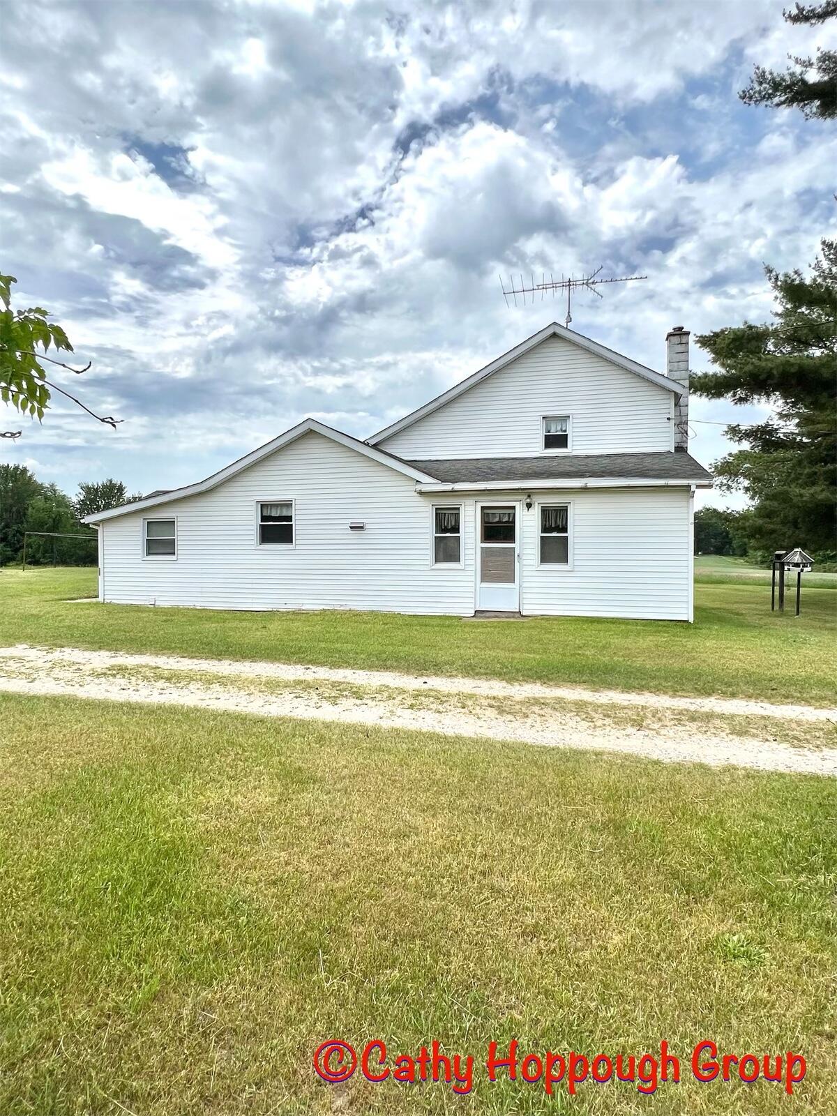 1575 Youngs Road Orleans, MI 48865 - Photo 6 of 41 66BB2381-7EB4-4727-BE2B-4A53052B766D
