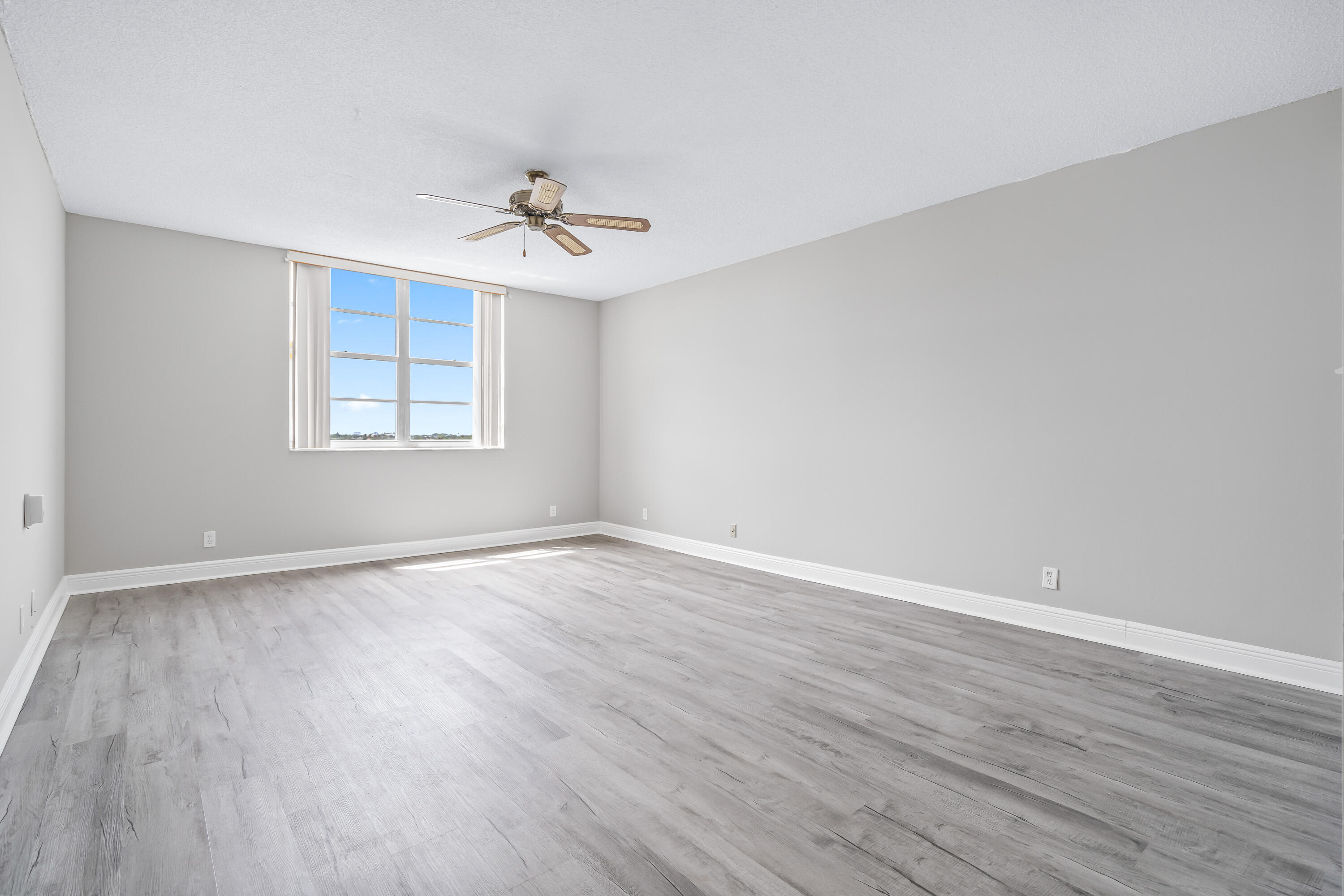 2851 South Ocean Boulevard, Unit 26 Boca Raton, FL 33432 - Photo 8 of 21 015-2851SouthOceanBoulevard-BocaRaton-FL