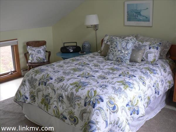 11 Tanglevine Road Chilmark, MA 02535 - Photo 4 of 14 http://d1qzqeyxiitrap.cloudfront.net/photos/25034/600/86476a2a.jpg