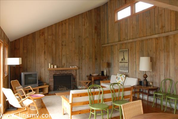 11 Tanglevine Road Chilmark, MA 02535 - Photo 7 of 14 http://d1qzqeyxiitrap.cloudfront.net/photos/25034/600/131e940e.jpg