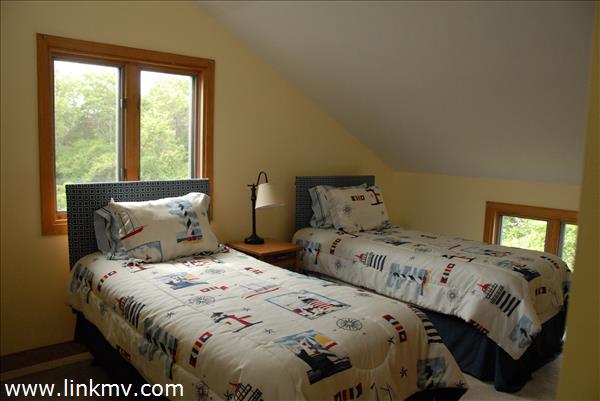 11 Tanglevine Road Chilmark, MA 02535 - Photo 10 of 14 http://d1qzqeyxiitrap.cloudfront.net/photos/25034/600/dde6f7ed.jpg