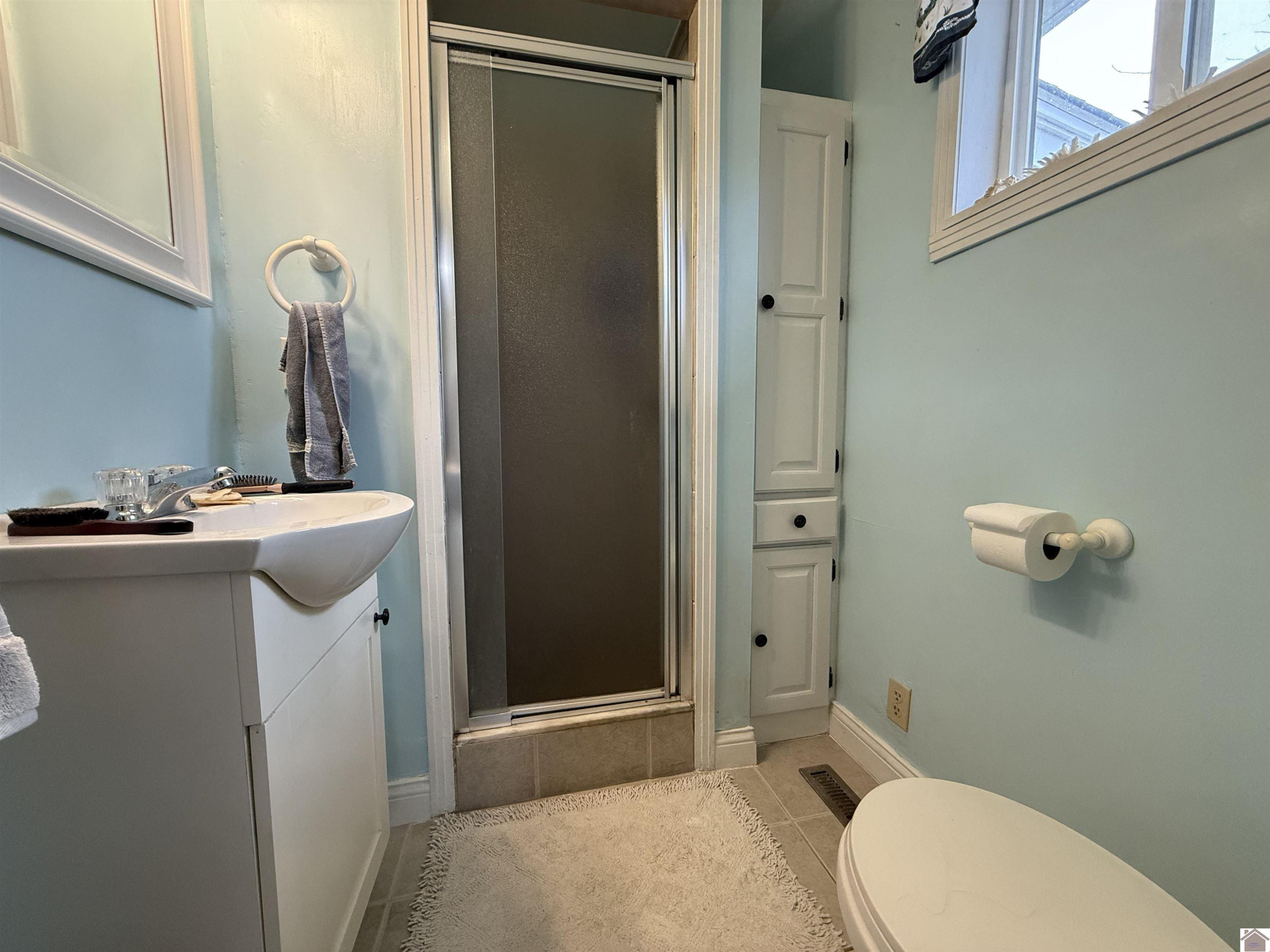 600 3rd Street Hazel, KY 42049 - Photo 13 of 28 Primary Bath