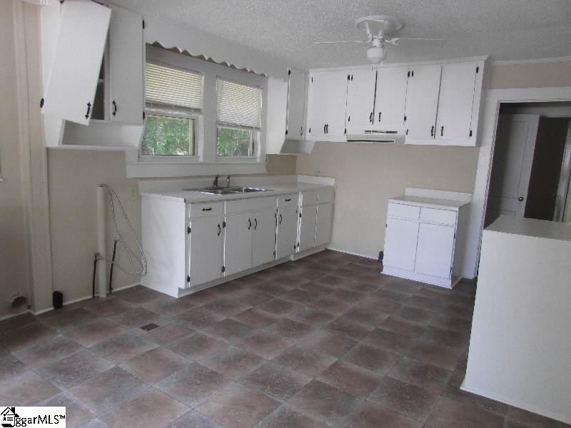 106 State Rd S-30-212 Laurens, SC 29360 - Photo 3 of 15