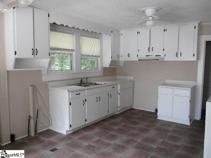 106 State Rd S-30-212 Laurens, SC 29360 - Photo 9 of 15