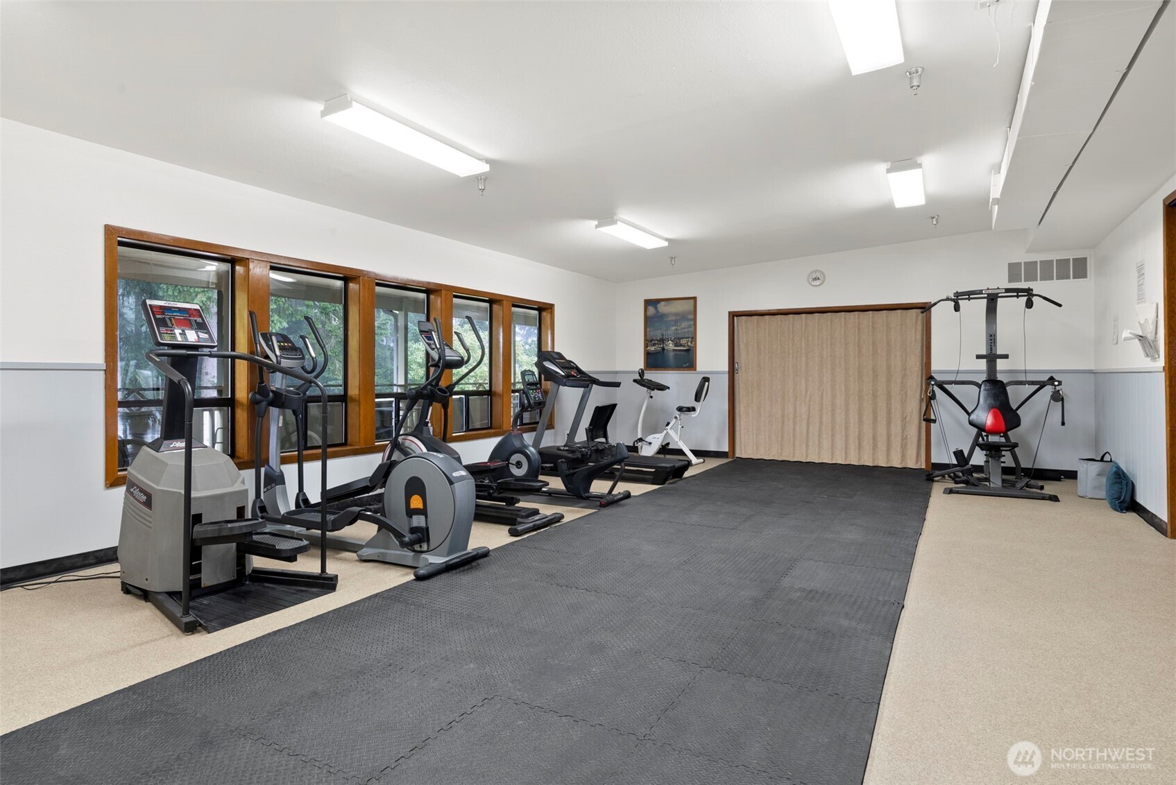 9101 Steilacoom Road Southeast, Unit 93 Olympia, WA 98513 - Photo 37 of 40 a view of a room with gym equipment