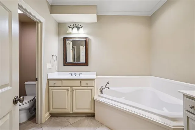 $259,900 | 827 Autumn Place, Unit 203, Mandeville, LA 70471