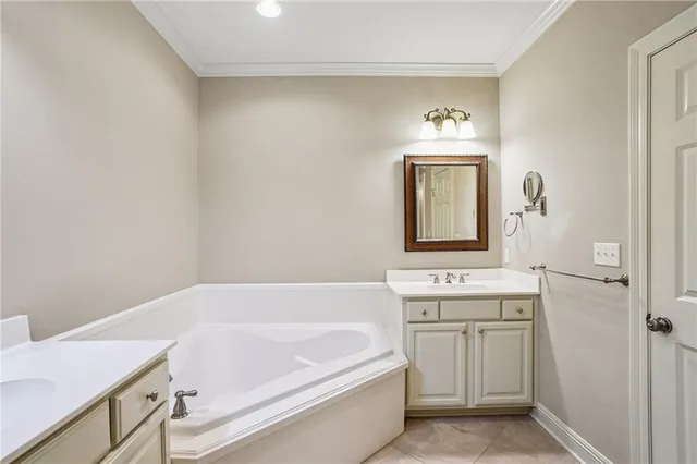 $259,900 | 827 Autumn Place, Unit 203, Mandeville, LA 70471