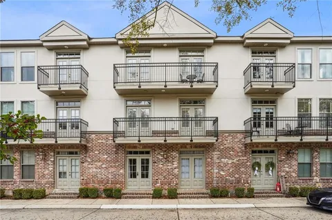 $259,900 | 827 Autumn Place, Unit 203, Mandeville, LA 70471