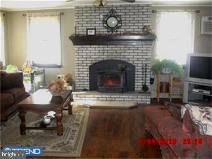 1900 Ziegler Road Pennsburg, PA 18073 - Photo 3 of 9