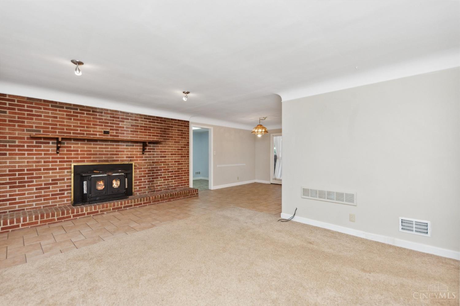 4644 Aston Road Cincinnati, OH 45244 - Photo 9 of 33