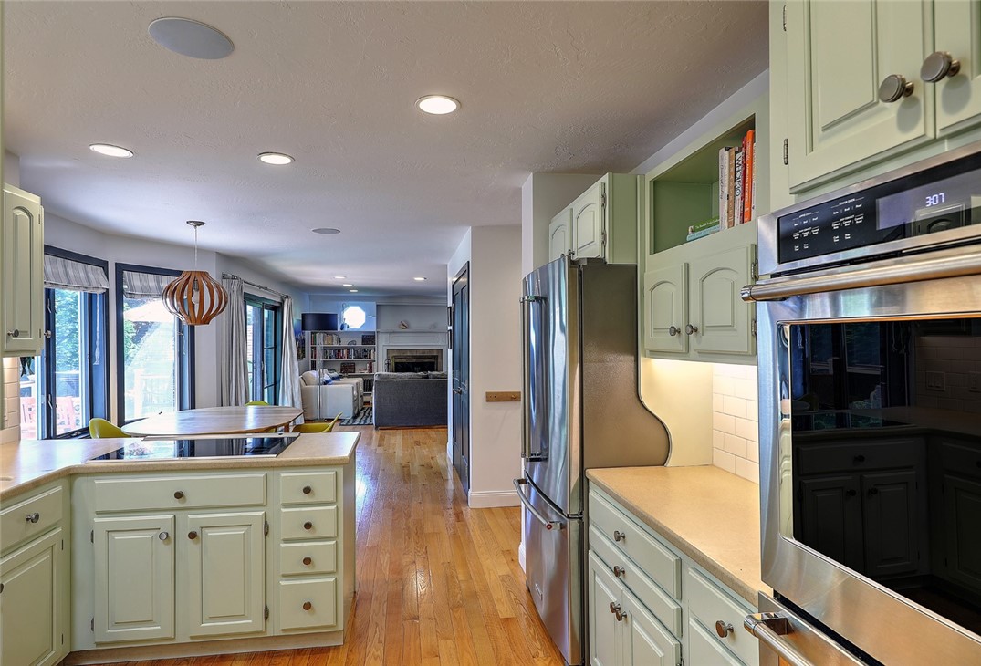 14 Fenmore Road Bristol, RI 02809 - Photo 12 of 27 Kitchen