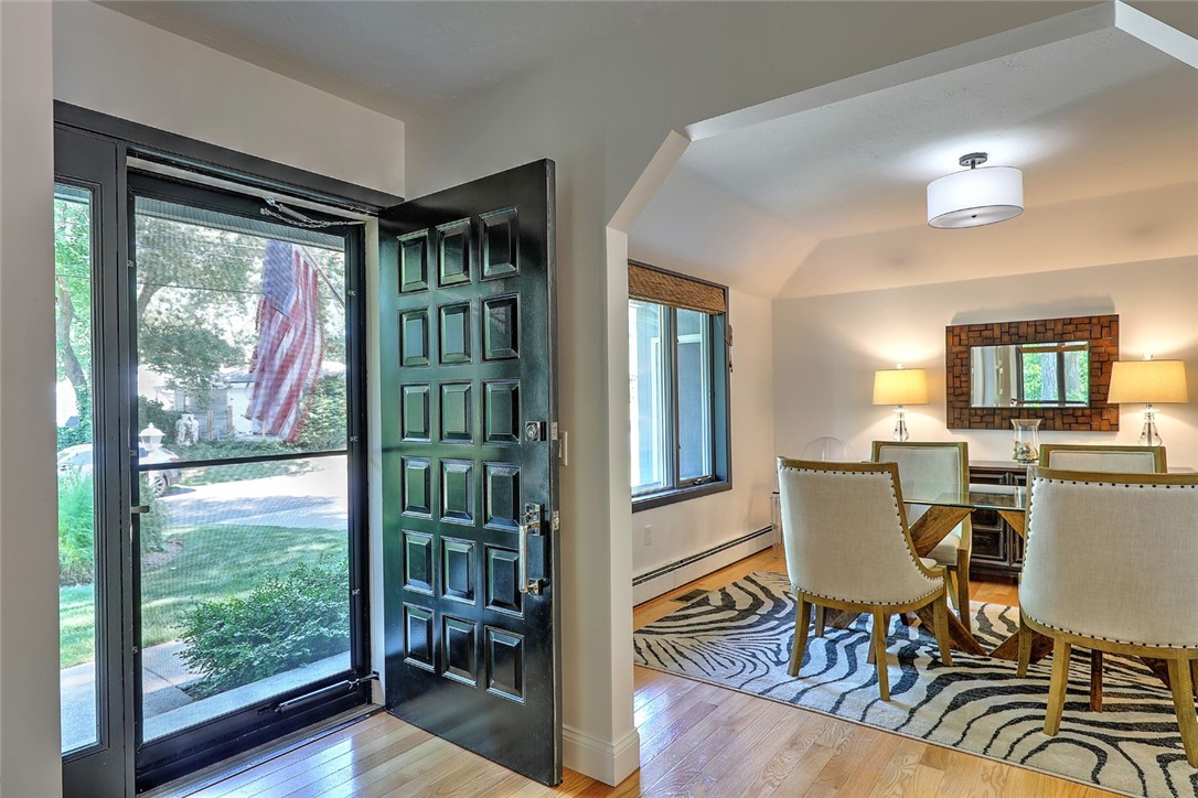 14 Fenmore Road Bristol, RI 02809 - Photo 2 of 27 Entry