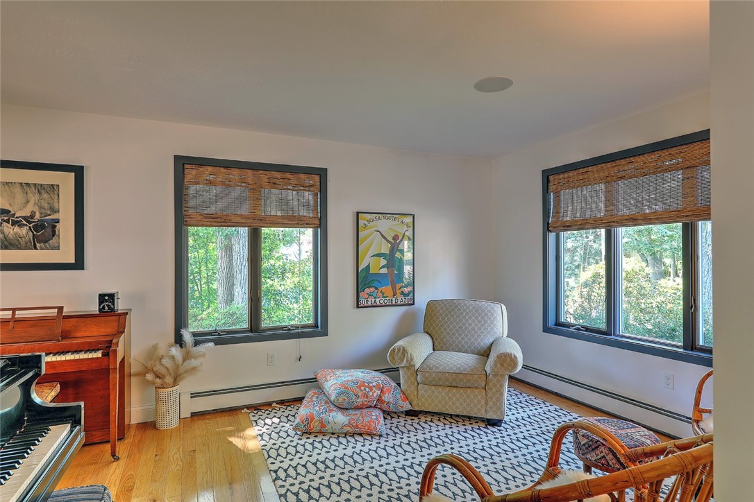14 Fenmore Road Bristol, RI 02809 - Photo 6 of 27 Sitting Room