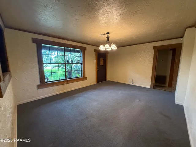 $1,400 | 417 East Broussard Road, Lafayette, LA 70503