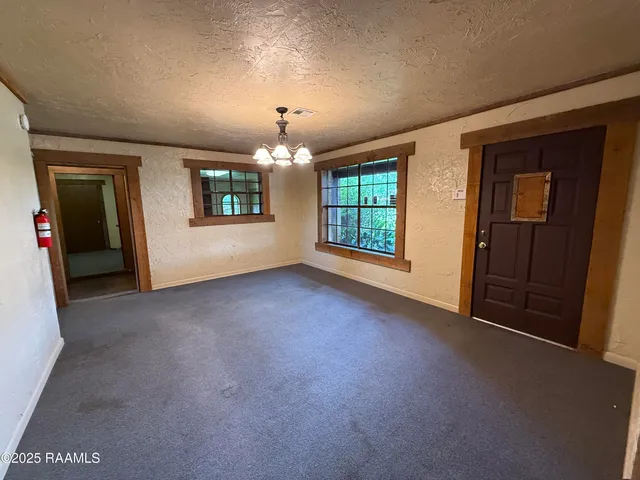 $1,400 | 417 East Broussard Road, Lafayette, LA 70503