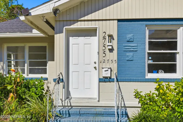 a view of empty room