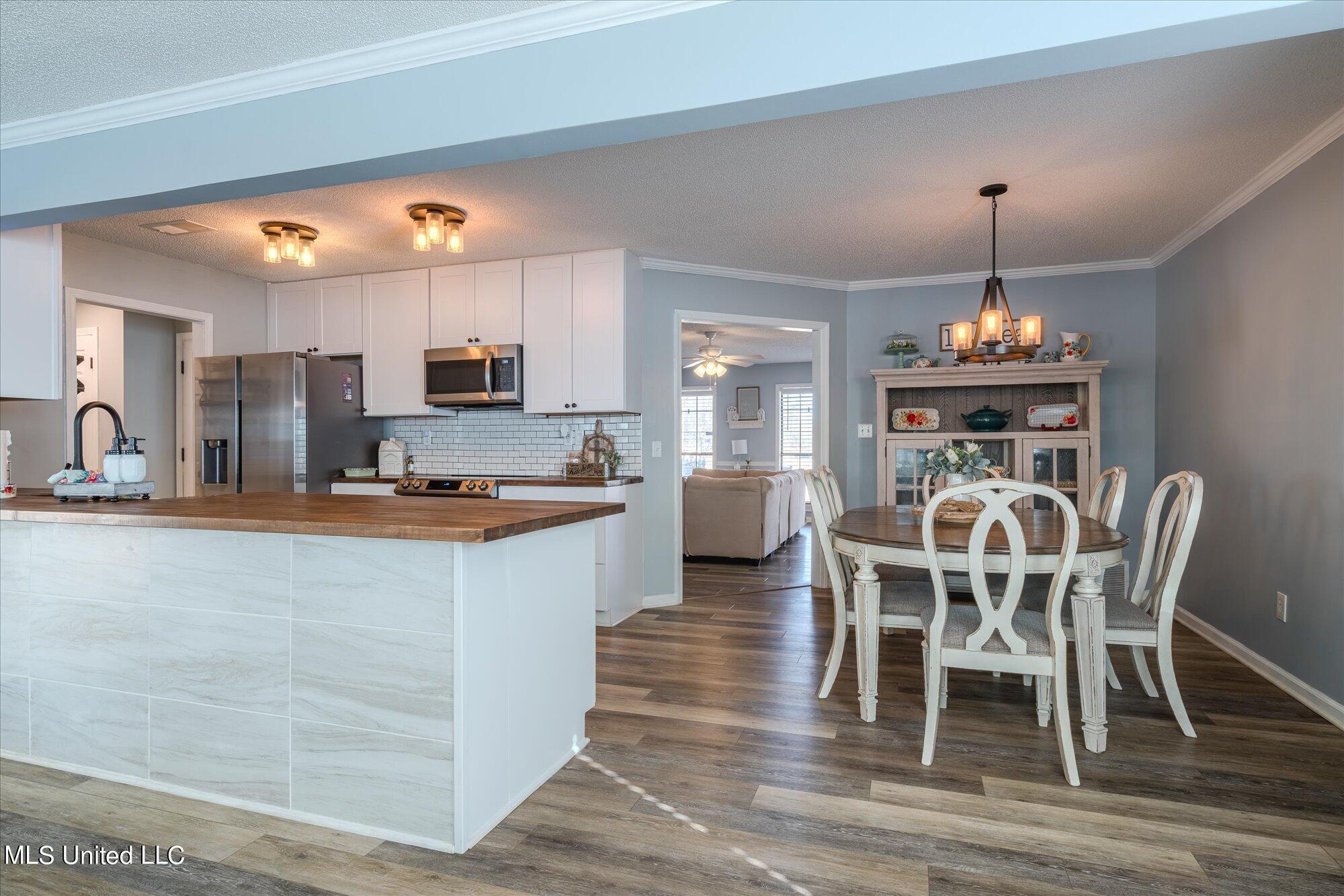7769 Malone Road Olive Branch, MS 38654 - Photo 11 of 39 Breakfast Area/Kitchen