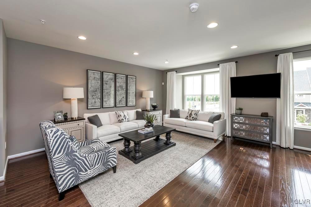 2301 Raya Way Easton, PA 18045 - Photo 4 of 10 Gallery Image 4