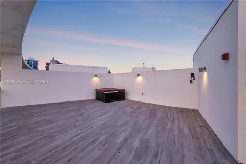$1,995,000 | 6620 Indian Creek Drive, Unit PH711, Miami Beach, FL 33141