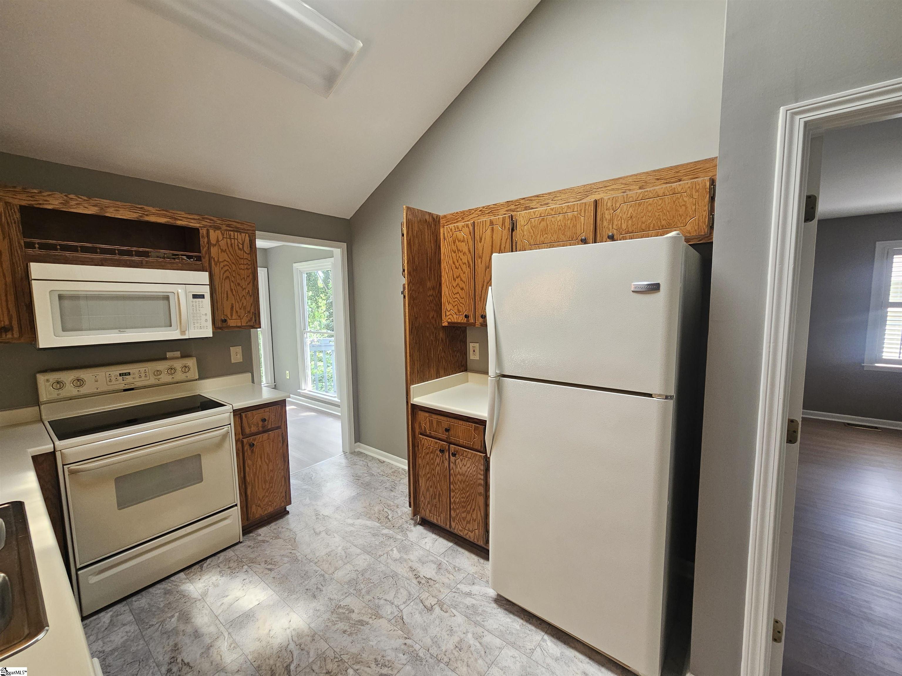 803 Dillard Road Greer, SC 29650 - Photo 9 of 33