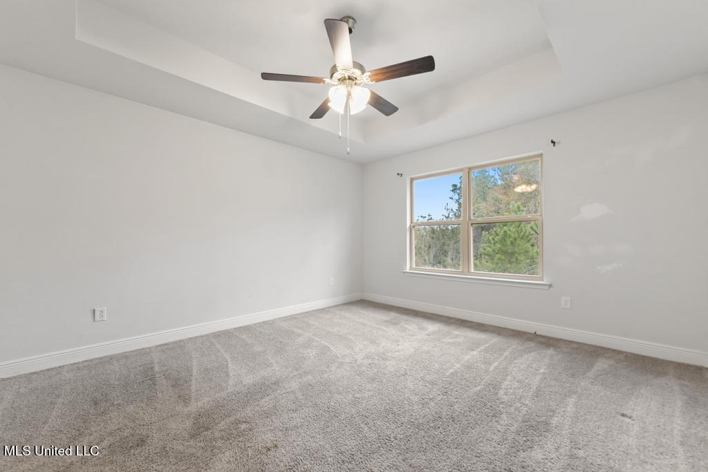 6205 Roxanne Way Biloxi, MS 39532 - Photo 11 of 29 011