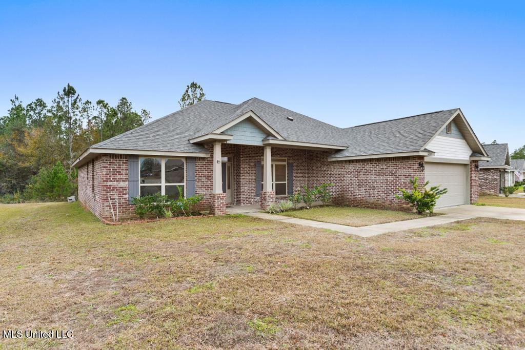 6205 Roxanne Way Biloxi, MS 39532 - Photo 2 of 29 002