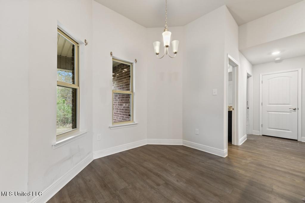 6205 Roxanne Way Biloxi, MS 39532 - Photo 10 of 29 010