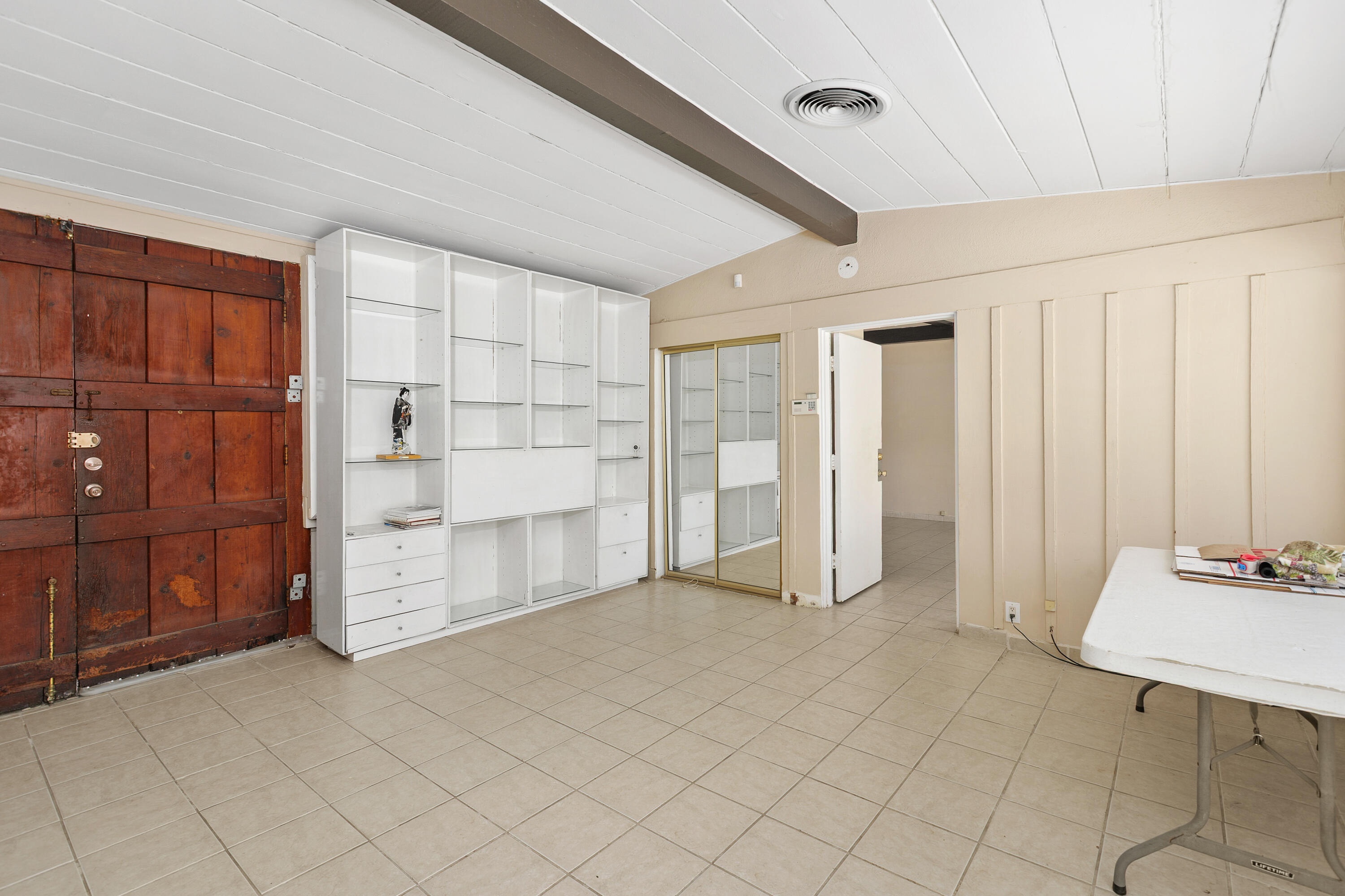 1077 South Riverside Drive Palm Springs, CA 92264 - Photo 9 of 35 a view of empty room