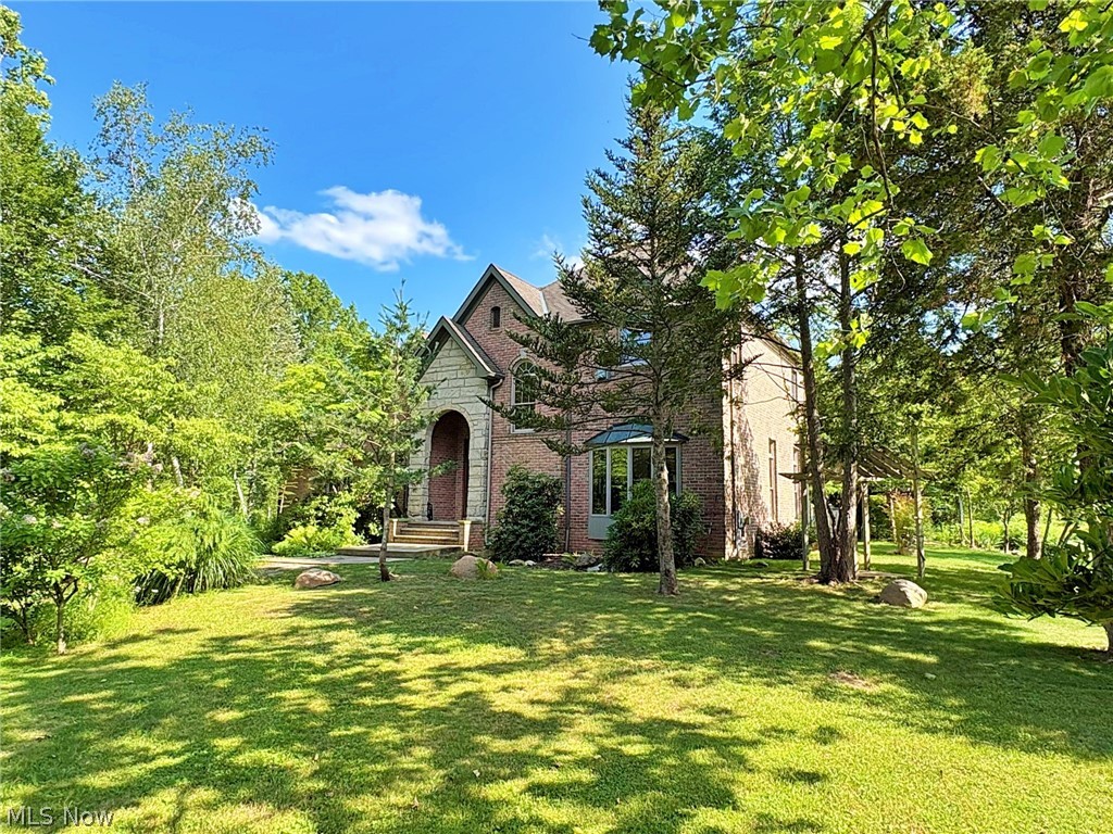 15818 Darrow Road Vermilion, OH 44089 - Photo 4 of 47