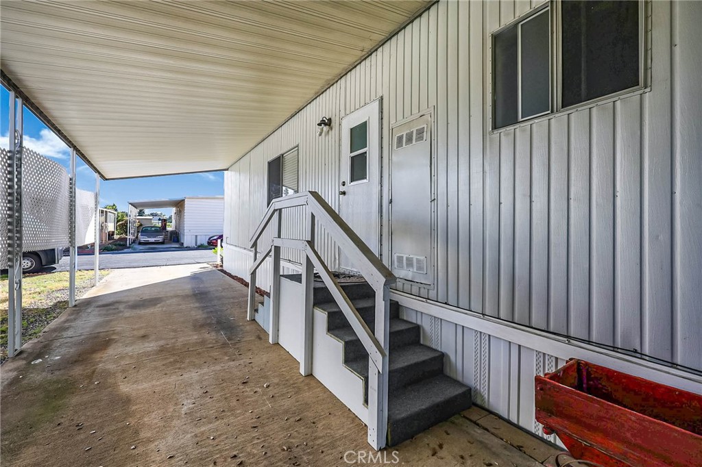 1120 East Mission Road, Unit 79 Fallbrook, CA 92028 - Photo 26 of 43 a view of entryway