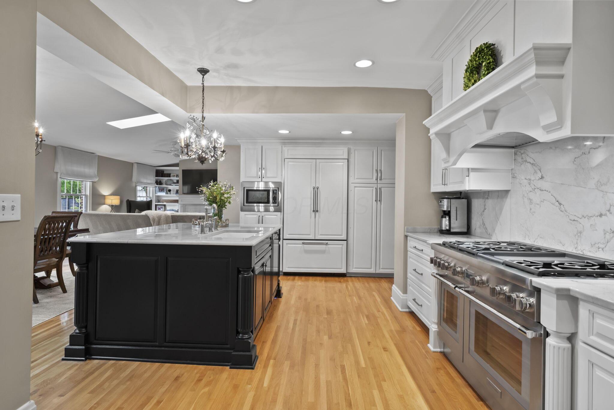1875 Roxbury Road Upper Arlington, OH 43212 - Photo 14 of 97 Kitchen