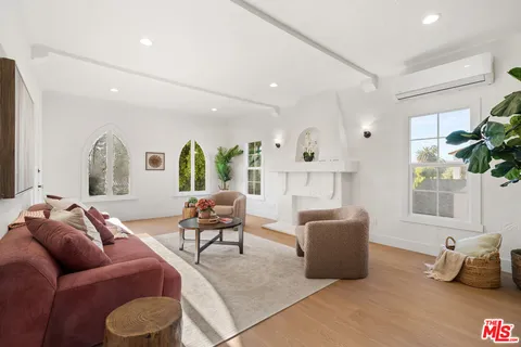 $599,000 | 2838 1/2 Potomac Avenue, Los Angeles, CA 90016