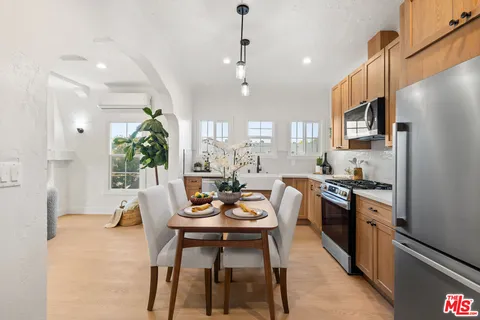 $599,000 | 2838 1/2 Potomac Avenue, Los Angeles, CA 90016