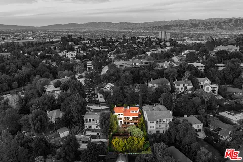 $1,975,000 | 3323 North Knoll Drive, Los Angeles, CA 90068