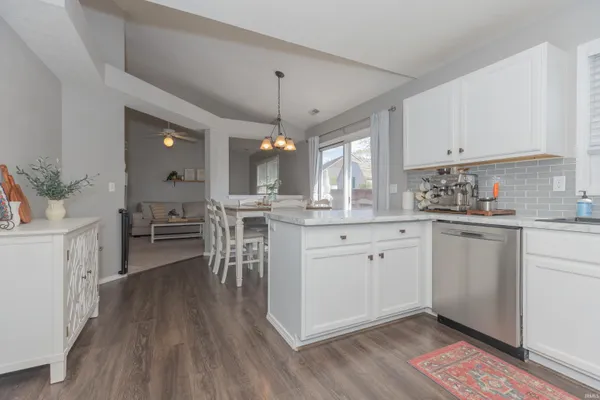 $285,000 | 727 Sunflower Circle, Evansville, IN 47712