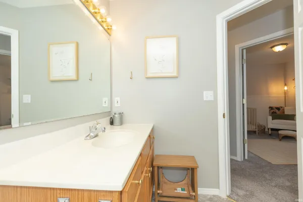 $285,000 | 727 Sunflower Circle, Evansville, IN 47712