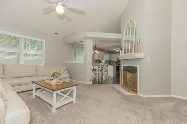 $285,000 | 727 Sunflower Circle, Evansville, IN 47712