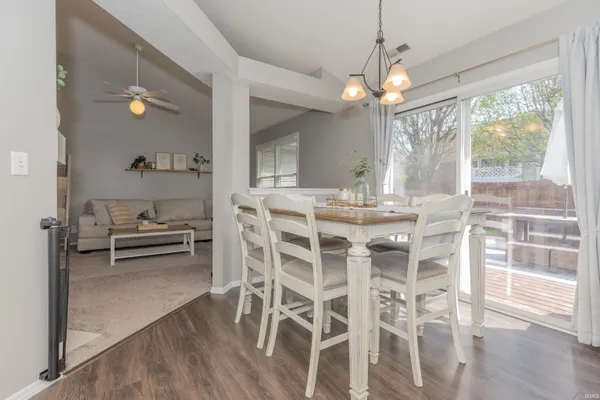 $285,000 | 727 Sunflower Circle, Evansville, IN 47712