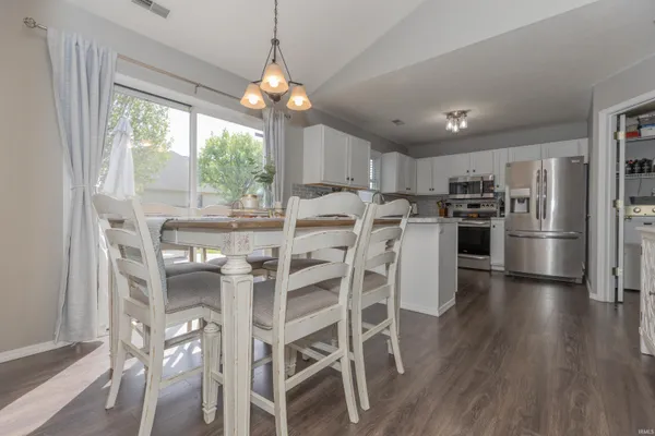 $285,000 | 727 Sunflower Circle, Evansville, IN 47712