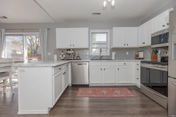 $285,000 | 727 Sunflower Circle, Evansville, IN 47712