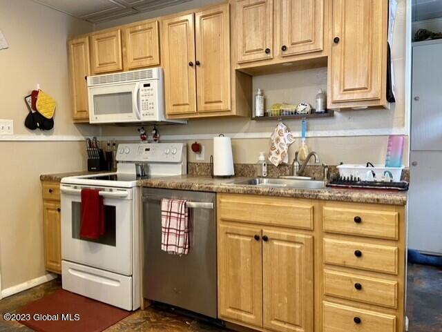 210 Spring Avenue West East Greenbush, NY 12144 - Photo 4 of 20 thumbnail_IMG_9018