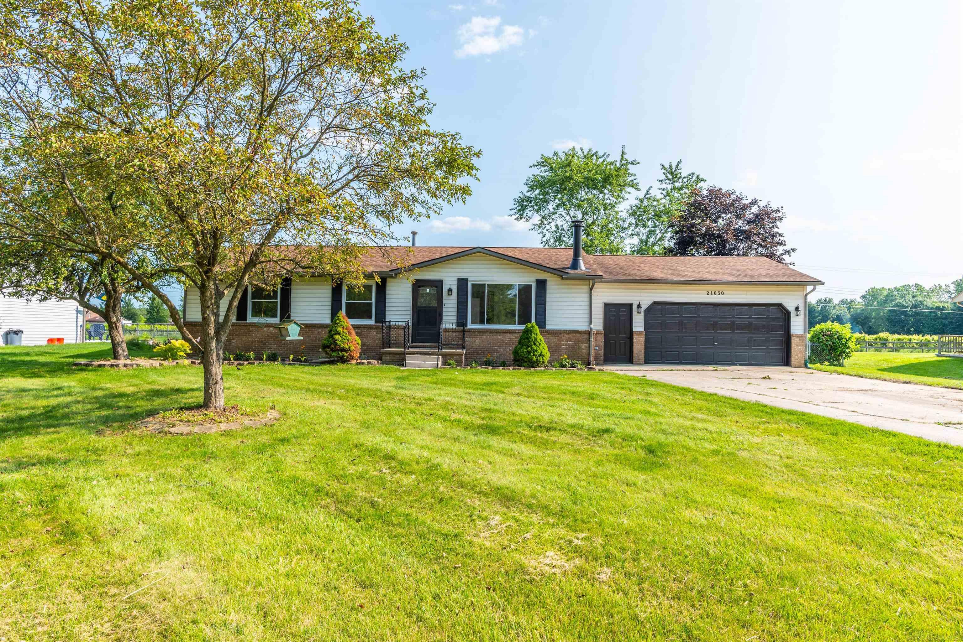 21630 Chester Road Ray, MI 48096 - Photo 1 of 28 50150226-2669c534-a90d-4d75-8c30-5e26363c27e0.JPG