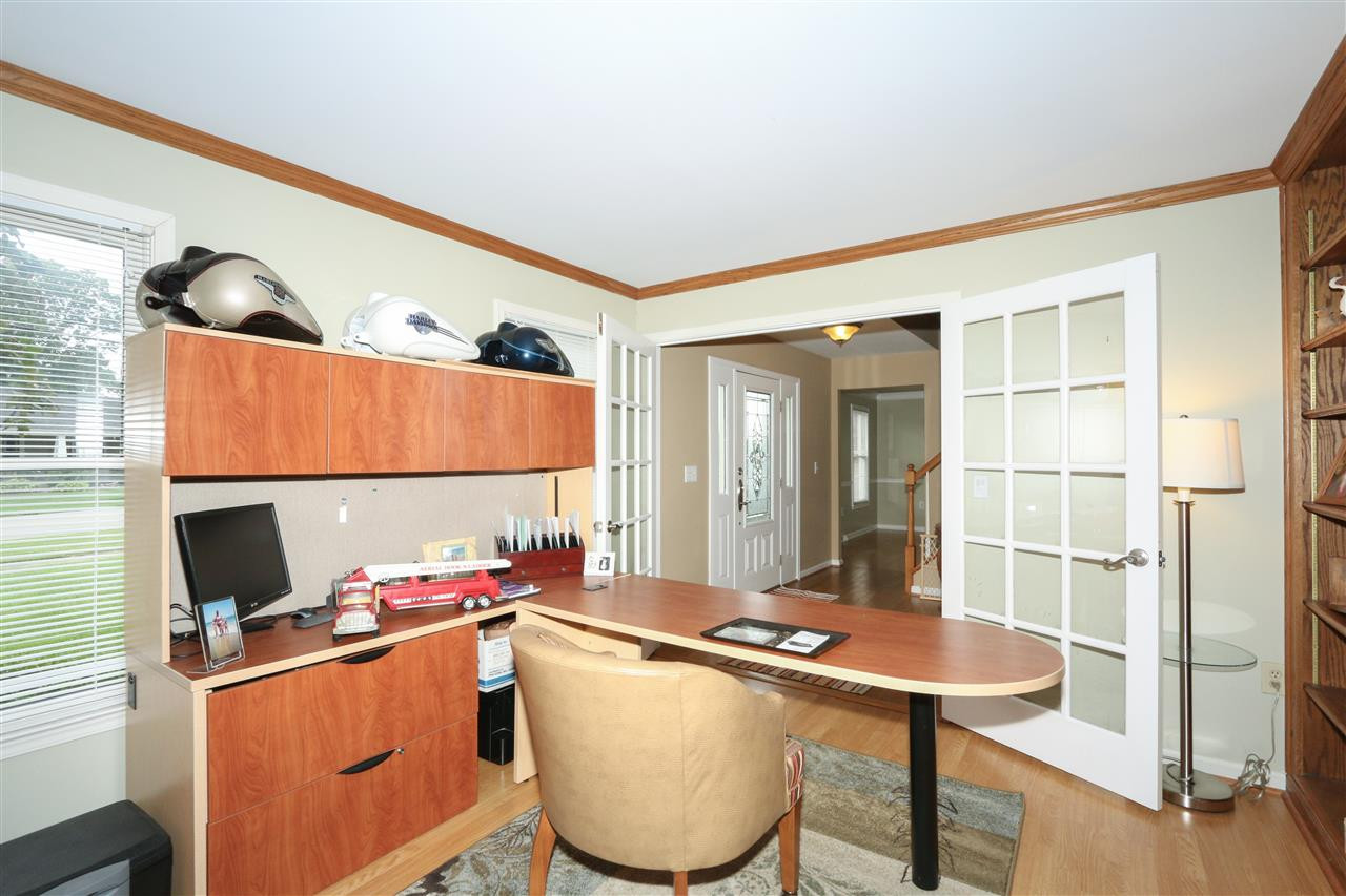 3037 Charter Oak Road Fort Mitchell, KY 41017 - Photo 12 of 39 Gallery Image 12
