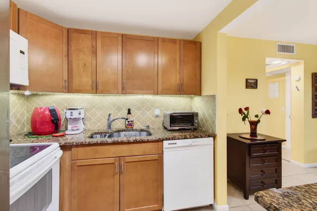 $125,000 | 386 Grantham F, Deerfield Beach, FL 33442