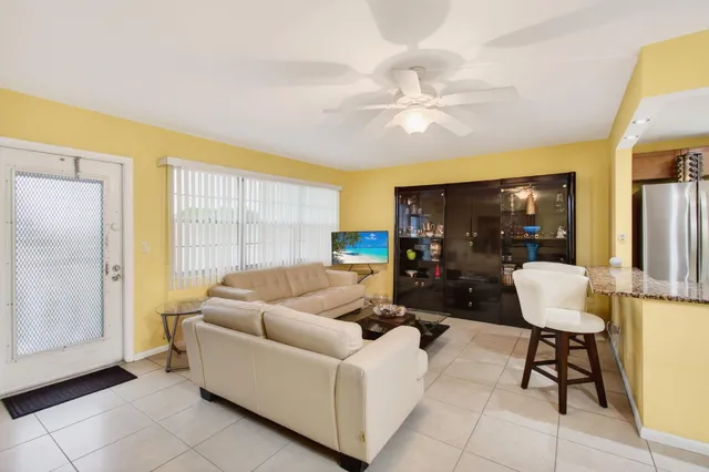 $125,000 | 386 Grantham F, Deerfield Beach, FL 33442