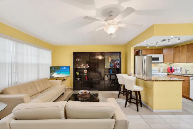 $125,000 | 386 Grantham F, Deerfield Beach, FL 33442