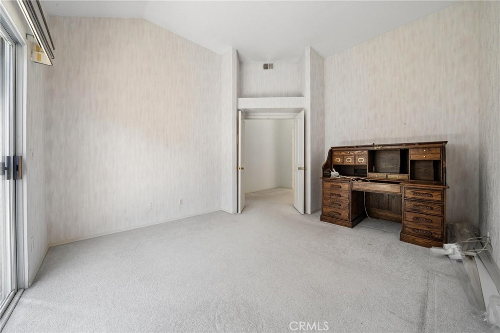 26072 Charing Cross Road Valencia, CA 91355 - Photo 87 of 105