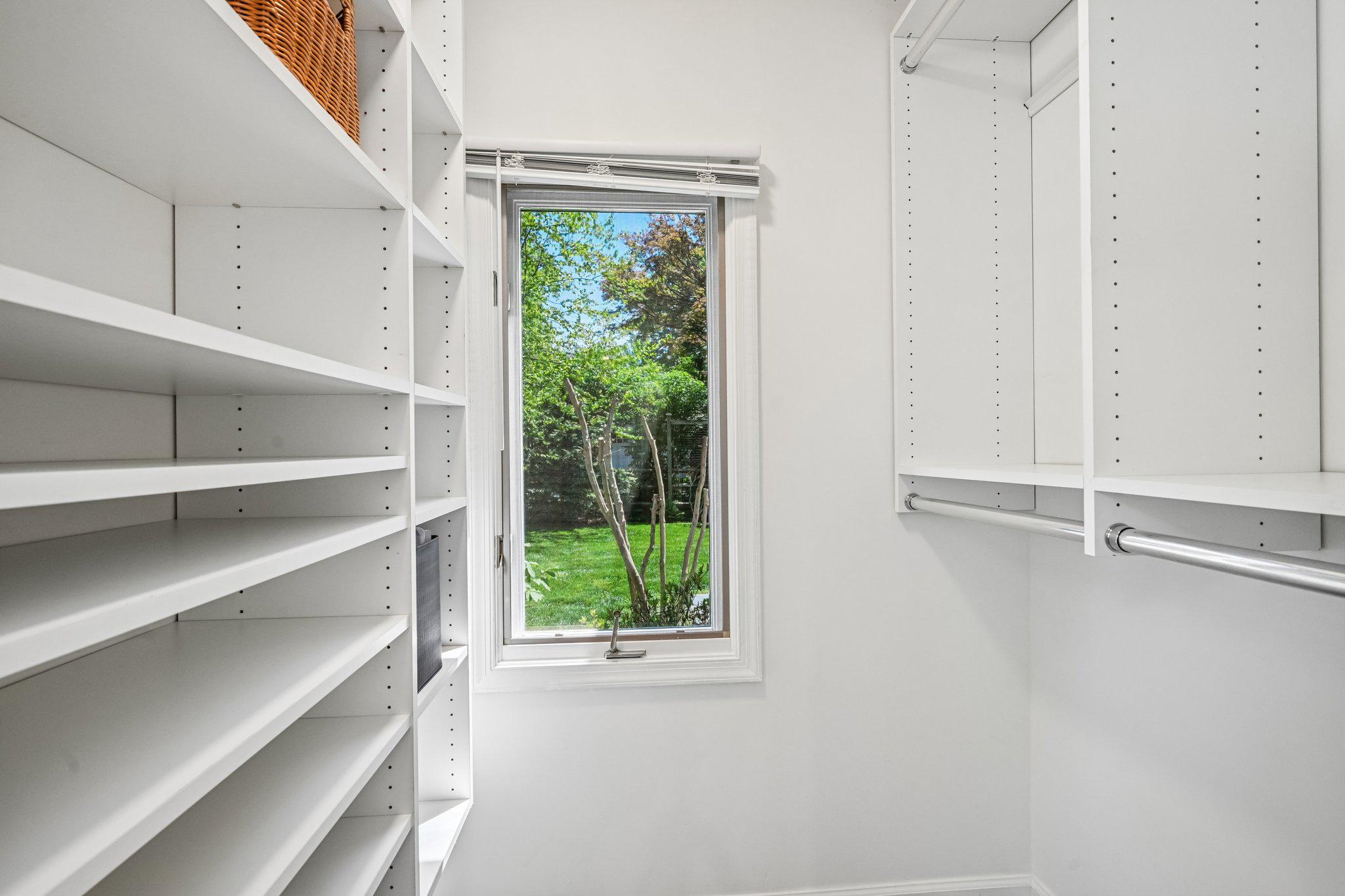 263 South Roberts Road Bryn Mawr, PA 19010 - Photo 22 of 74 Mud room