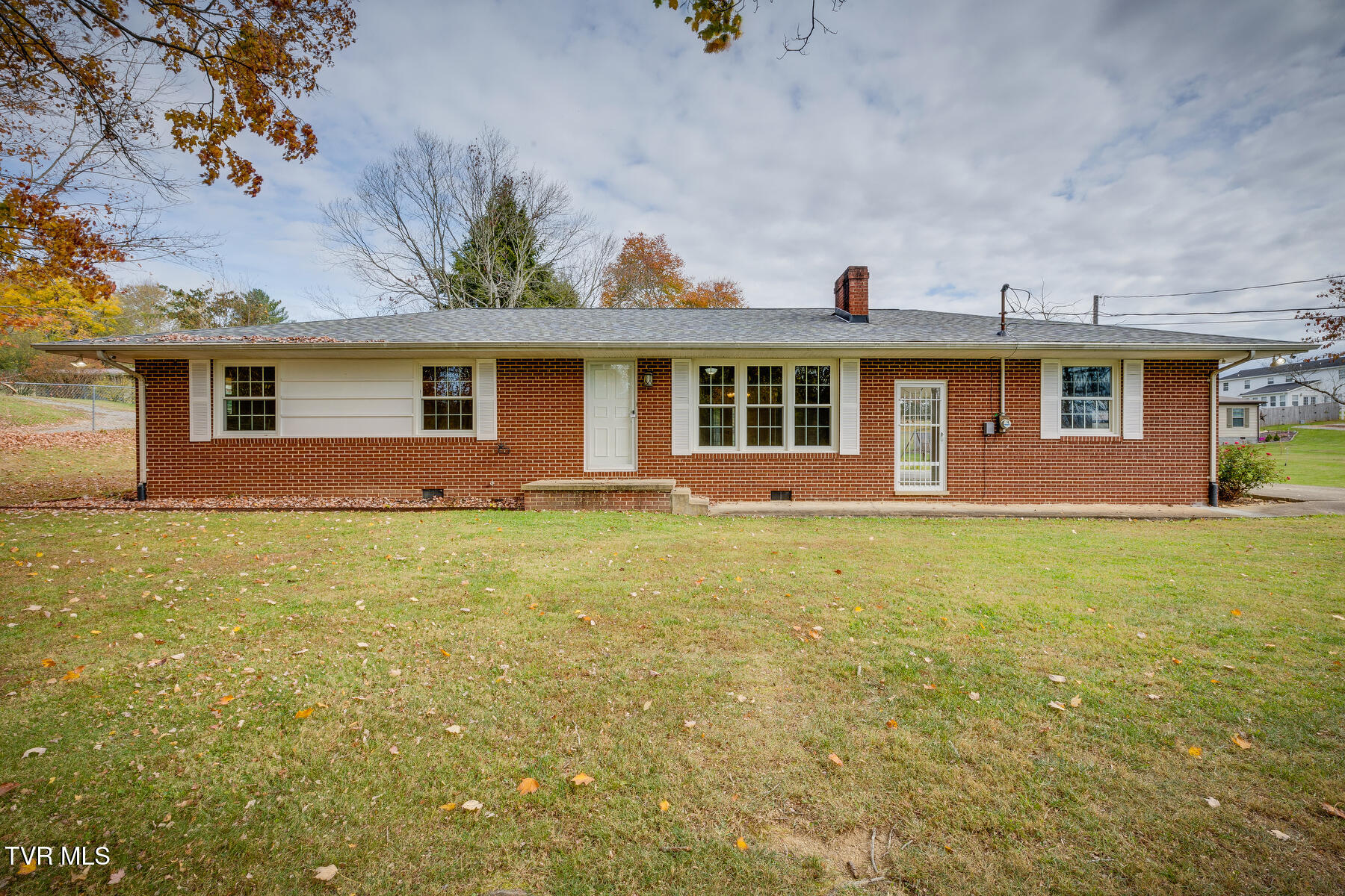 1047 Gravely Road Kingsport, TN 37660 - Photo 1 of 25 001