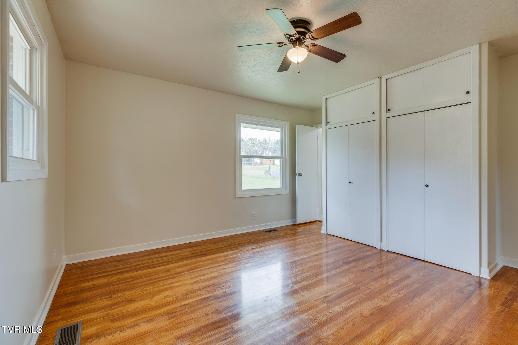 1047 Gravely Road Kingsport, TN 37660 - Photo 13 of 25 013